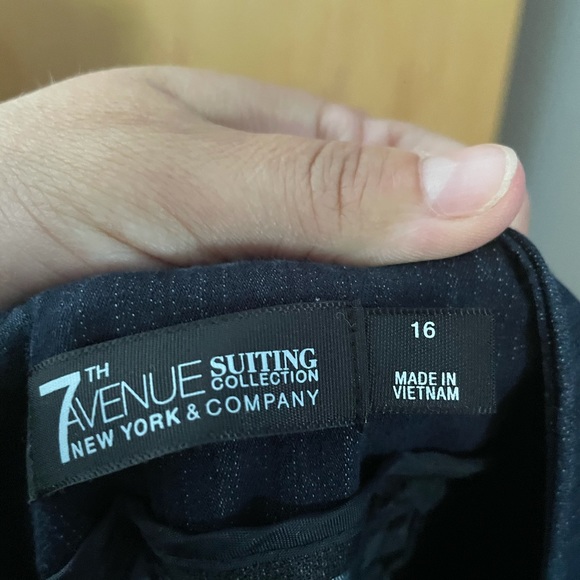 Capris - Picture 1 of 3